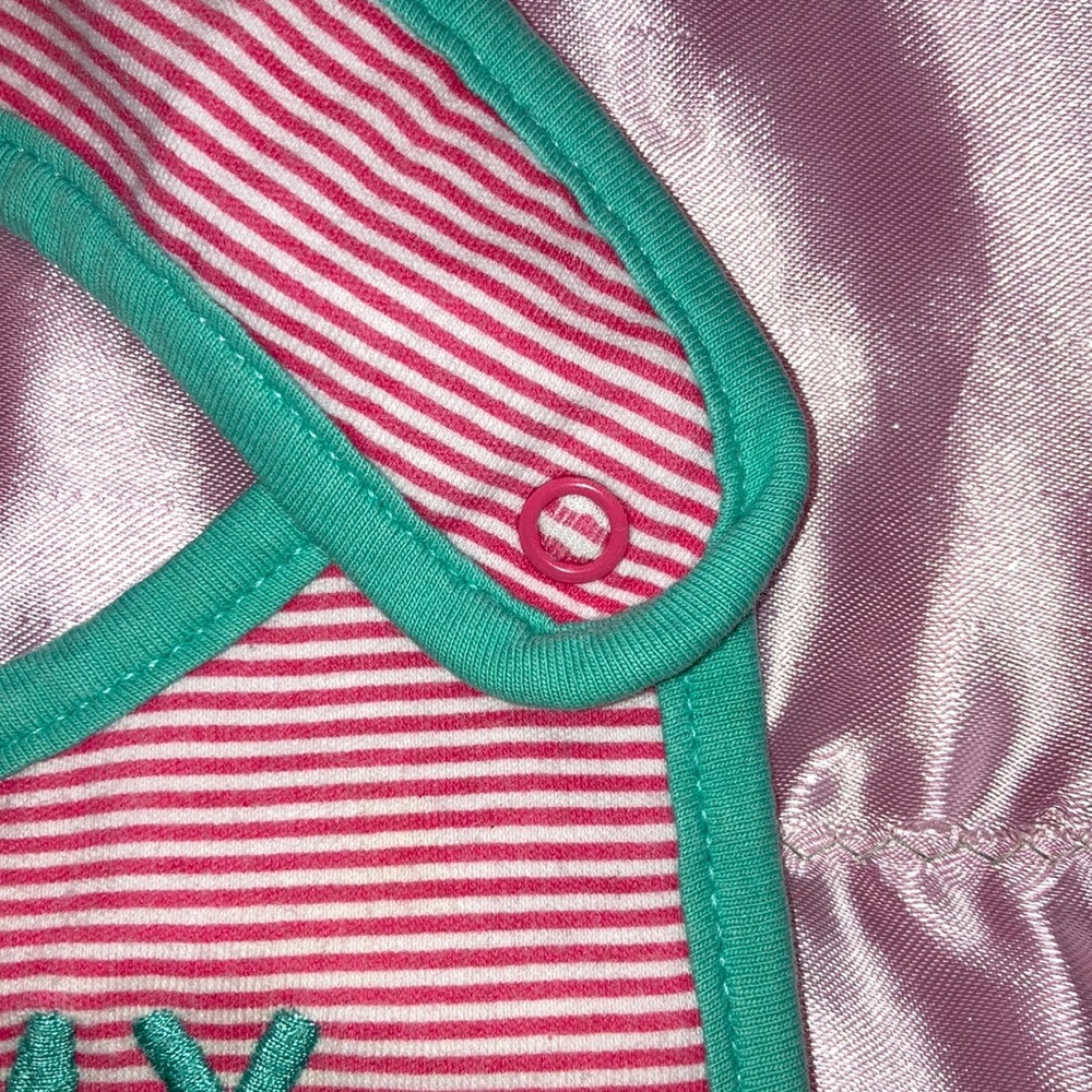 Bib - Picture 3 of 3